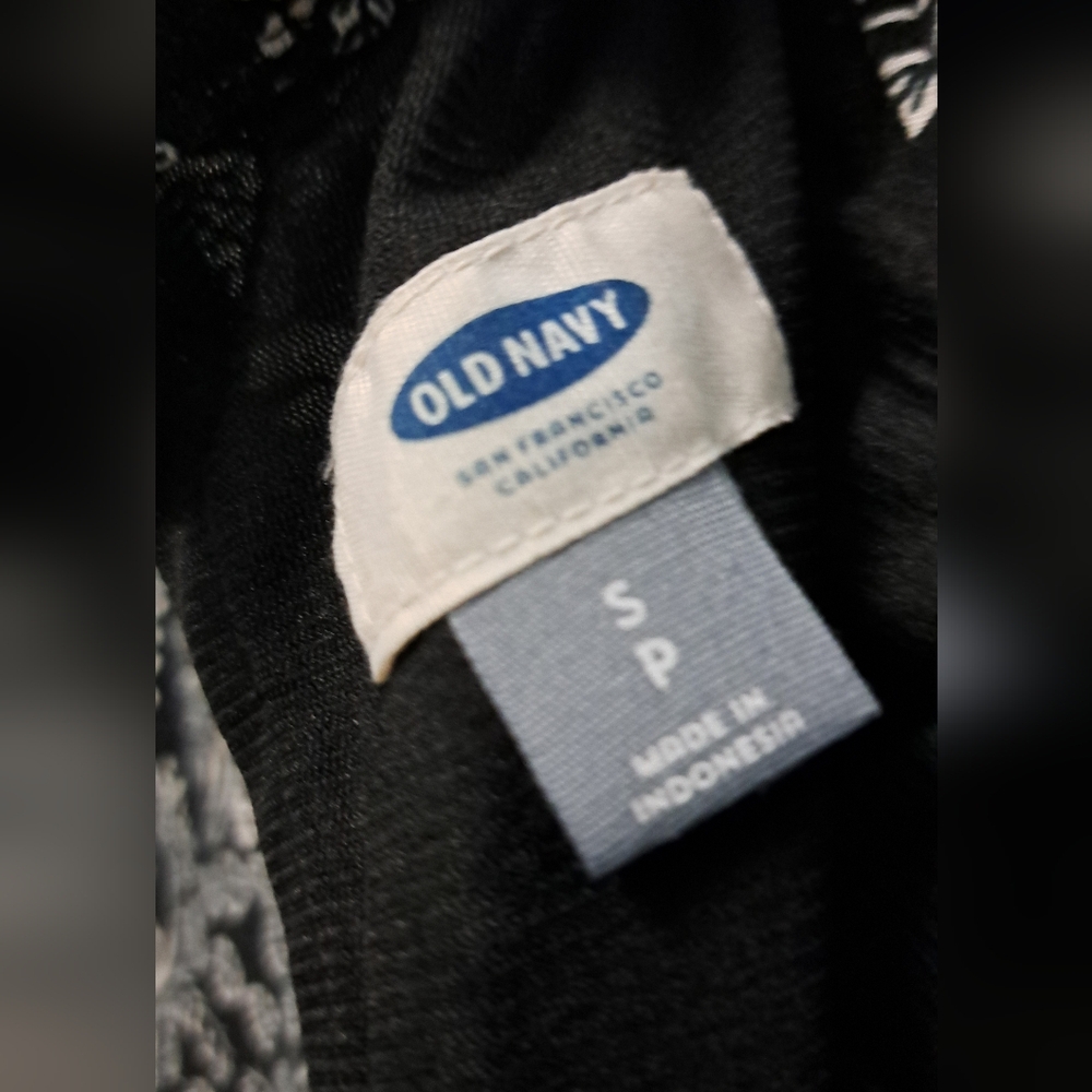 Old Navy Black and White Casual Button Down Shirt - Picture 3 of 4